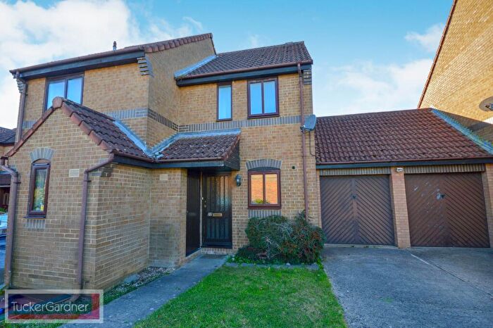 2 Bedroom House To Rent In Teasel Way, Cambridge, CB1