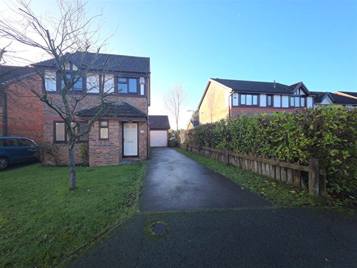3 Bedroom Detached House To Rent In Rosewood, Westhoughton, BL5