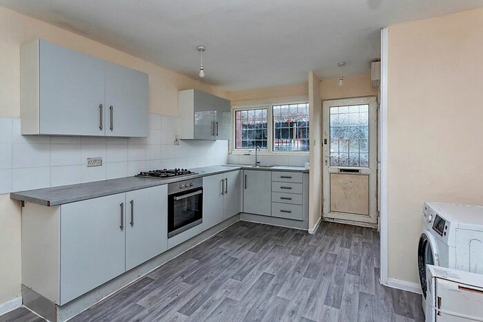 5 Bedroom Terraced House To Rent In Weavers Hill, Fullers Slade, MK11