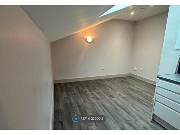 1 Bedroom Flat To Rent In Cube House, Stoke Mandeville, Aylesbury, HP22