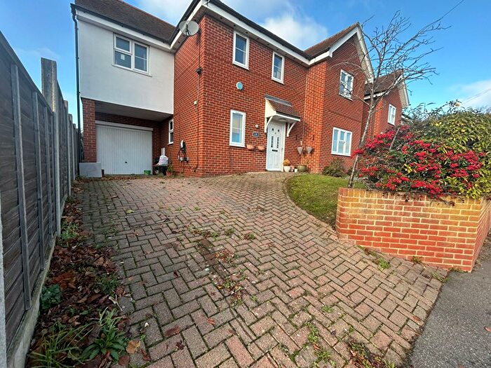 5 Bedroom Semi Detached House To Rent In Sunrise Avenue, Chelmsford, CM1