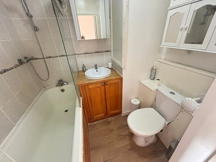 2 Bedroom Flat To Rent In Rowcross Street, Old Kent Road, SE1