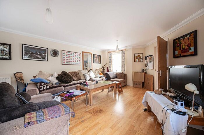 4 Bedroom Terraced House For Sale In Brodia Road, Stoke Newington, London, N16