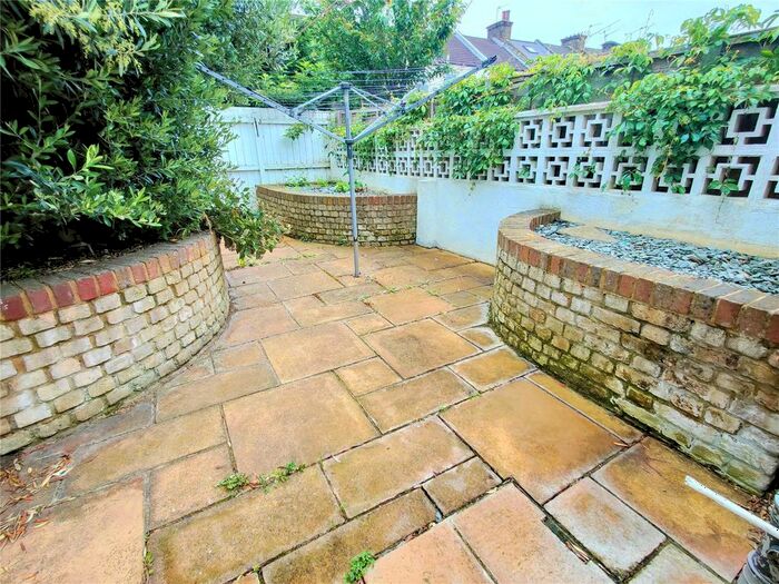 2 Bedroom End Of Terrace House To Rent In Alfred Road, Gravesend, Kent, DA11