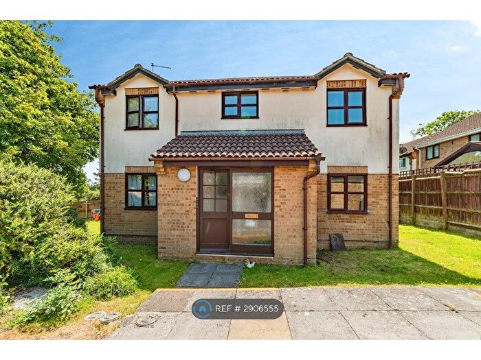 1 Bedroom Flat To Rent In Ladd Close, Bristol, BS15