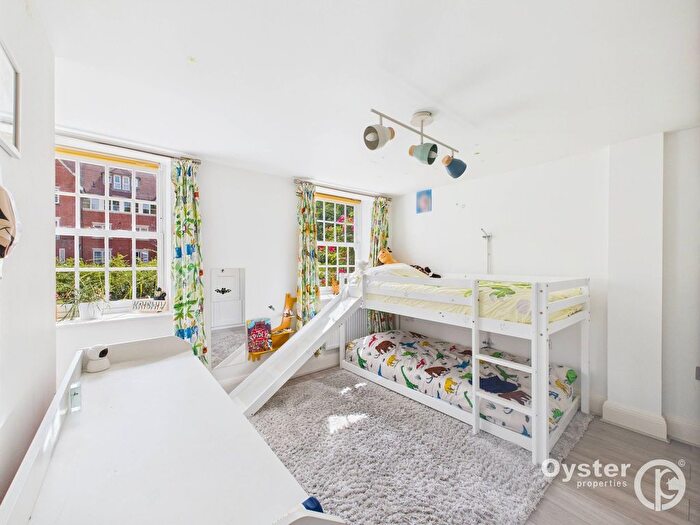 2 Bedroom Flat For Sale In Cottage Close, Harrow, HA2