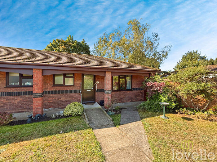 1 Bedroom Semi-Detached Bungalow For Sale In St Claires Court, Lincoln, LN6