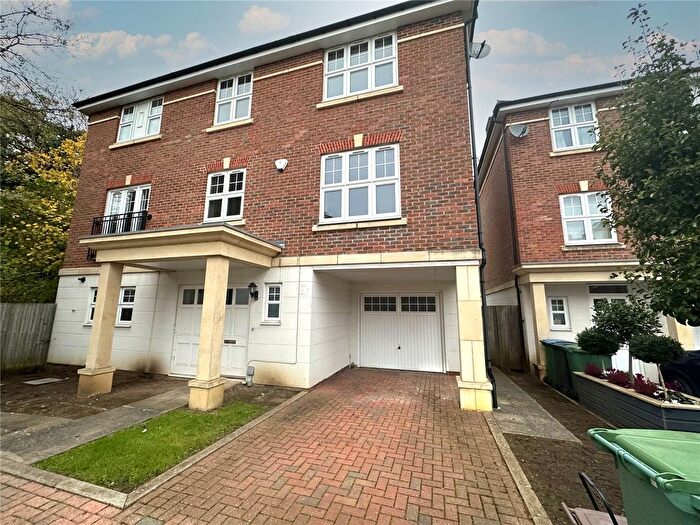 5 Bedroom Detached House To Rent In Colnhurst Road, Watford, Hertfordshire, WD17