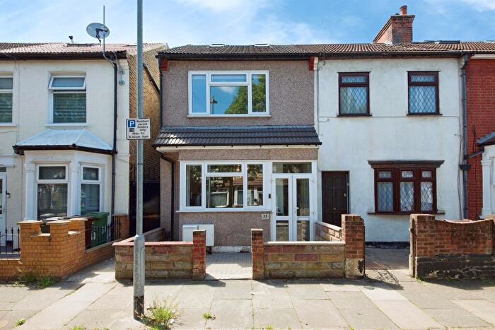 3 Bedroom Terraced House For Sale In Devon Road, Barking, IG11