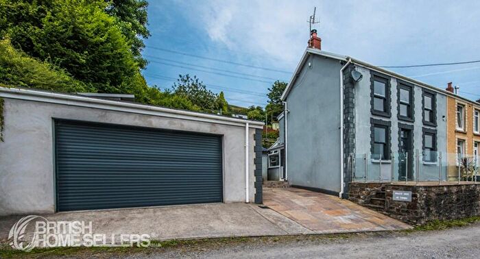 3 Bedroom Semi-Detached House For Sale In Rhyd Y Gwin, Craig-Cefn-Parc, Swansea, SA6