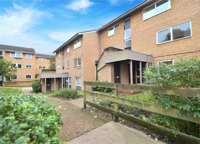 1 Bedroom Flat To Rent In Pennycroft, Pixton Way, Croydon, CR0