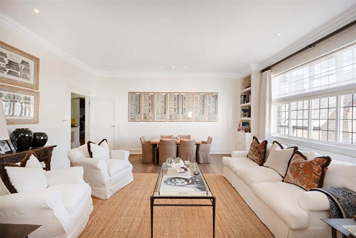 2 Bedroom Flat For Sale In Walton Street, Knightsbridge, SW3