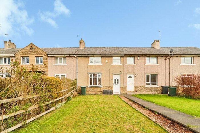 3 Bedroom Terraced House For Sale In Keighley Road, Bingley, BD16