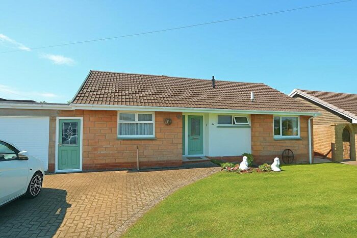 3 Bedroom Detached Bungalow For Sale In Short Walk To Beach * Yaverland, PO36