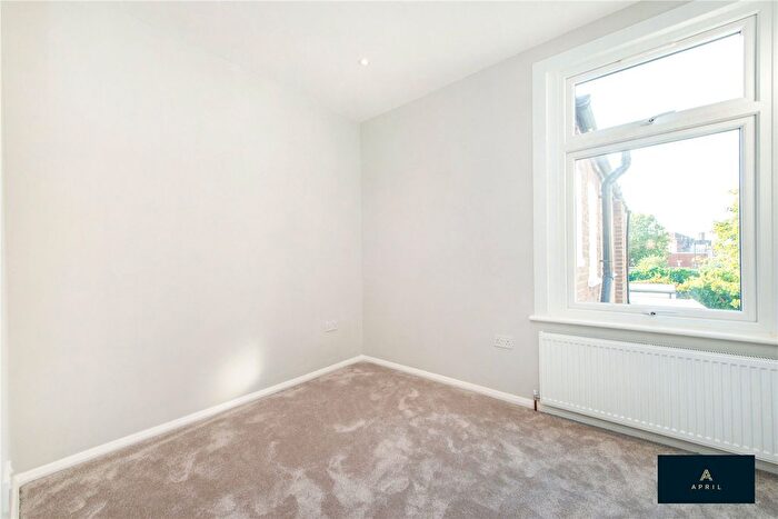 3 Bedroom Flat To Rent In Harold Road, London, E11