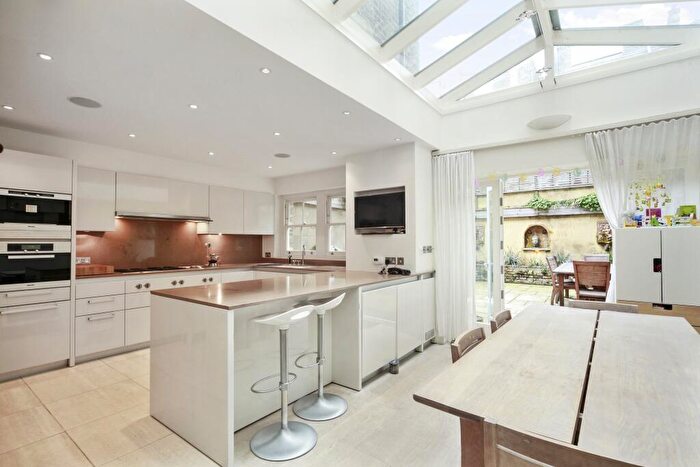 5 Bedroom House To Rent In Albert Bridge Road, SW11