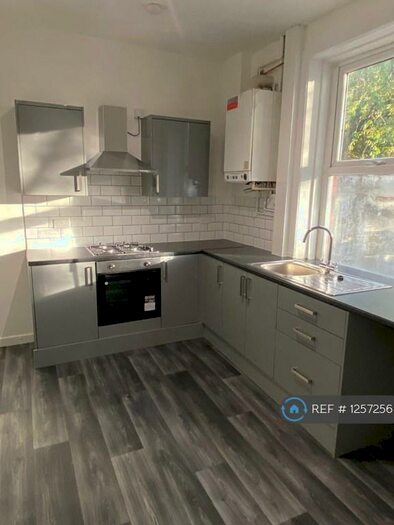 2 Bedroom Terraced House To Rent In Littlebank Street, Oldham, OL4