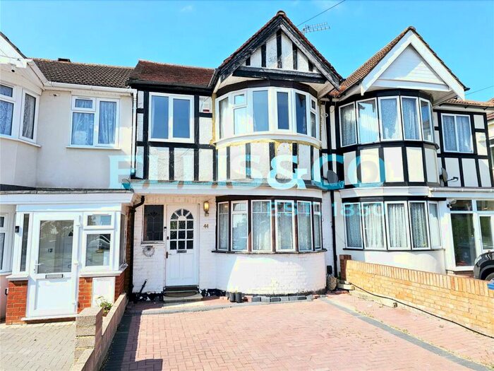 3 Bedroom House To Rent In Warden Avenue, Harrow, HA2