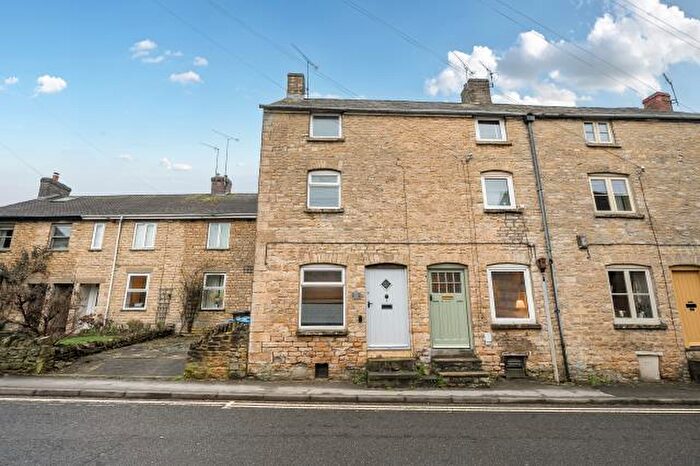 3 Bedroom End Of Terrace House For Sale In West Street, Chipping Norton, OX7