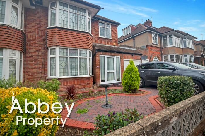 3 Bedroom Semi-Detached House To Rent In Marston Gardens, Luton, LU2