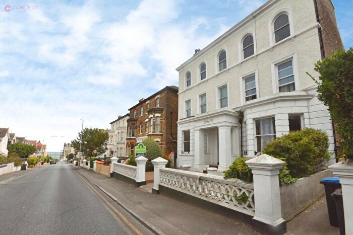 2 Bedroom Flat For Sale In Granville Road, Broadstairs, CT10