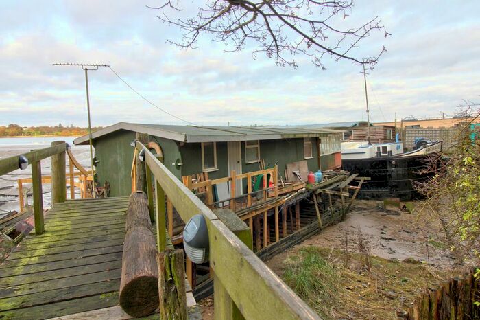 2 Bedroom Detached House For Sale In Pinmill, Ipswich IP9