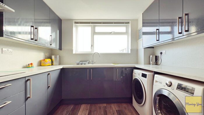 3 Bedroom End Of Terrace House For Sale In Leaholme Gardens, Whitchurch, Bristol, BS14