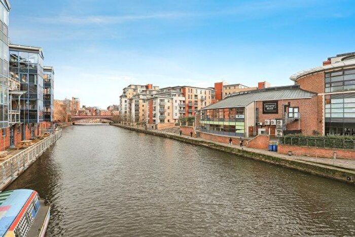 2 Bedroom Flat To Rent In Bowman Lane, Leeds, LS10