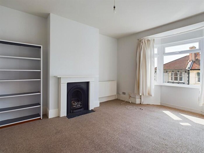 2 Bedroom Flat To Rent In Old Shoreham Road, BN1