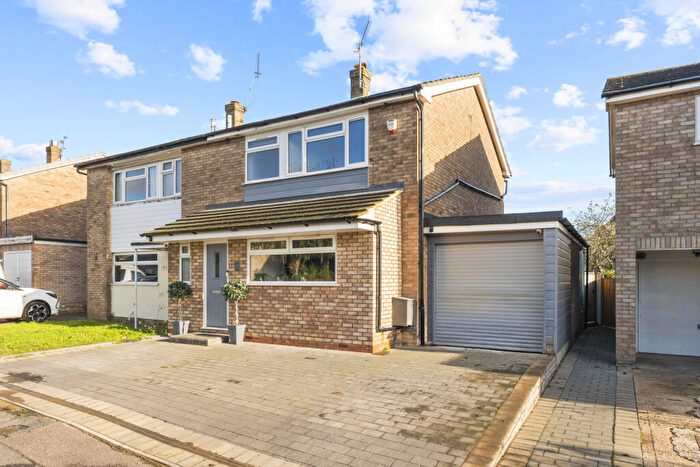 3 Bedroom Semi Detached House For Sale In The Paddocks, High Roding, Dunmow, Essex, CM6