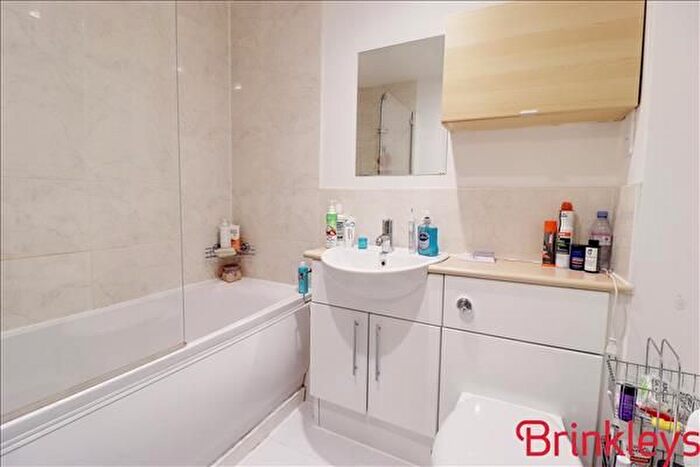 1 Bedroom Flat To Rent In Reed House, London, SW19