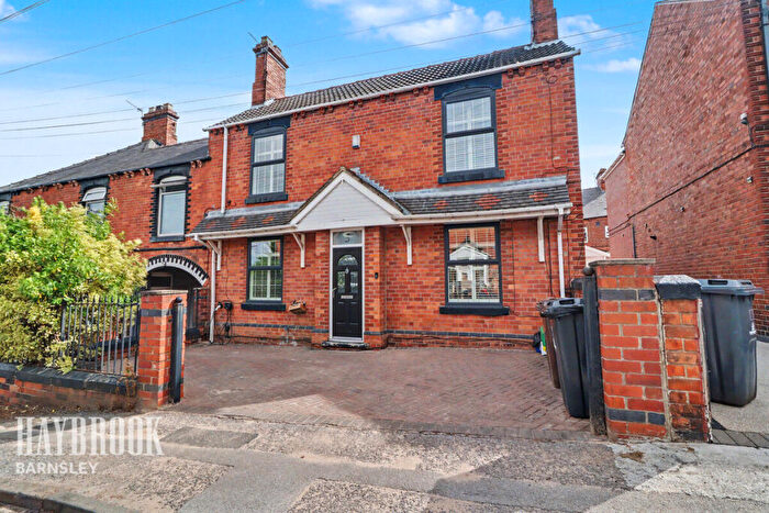3 Bedroom End Of Terrace House For Sale In Main Street, Wombwell, S73