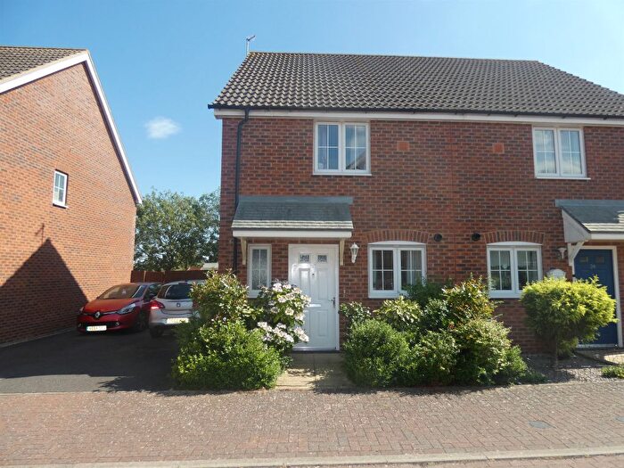 2 Bedroom Semi-detached House For Sale In Princess Grove, Market Deeping, Peterborough, PE6