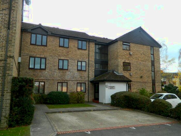 2 Bedroom Flat To Rent In Comptons Court, Horsham, RH13