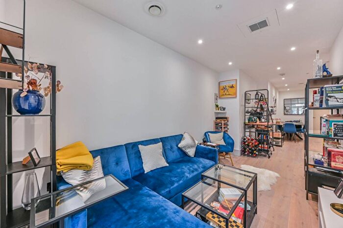 1 Bedroom Flat To Rent In Clapham Road, Clapham, London, SW9