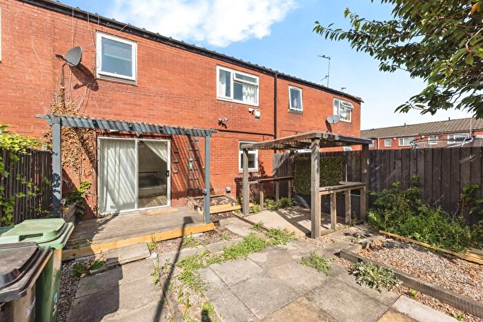2 Bedroom Terraced House For Sale In Royal Close, Leeds, LS10