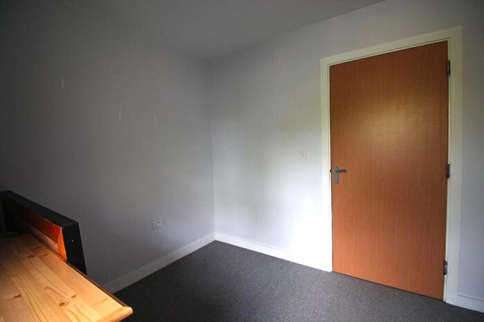 2 Bedroom Flat For Sale In Altrincham Road, Manchester, M22