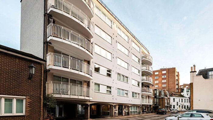 3 Bedroom Flat To Rent In William Mews, London, SW1X