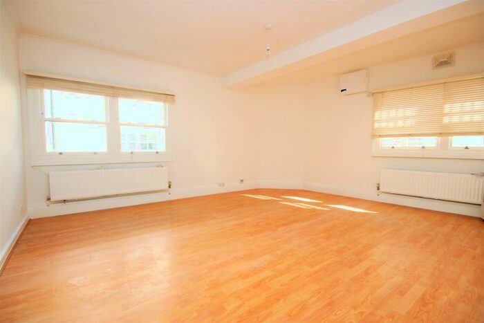 1 Bedroom Flat To Rent In A Mildmay Grove North, Islington, N1