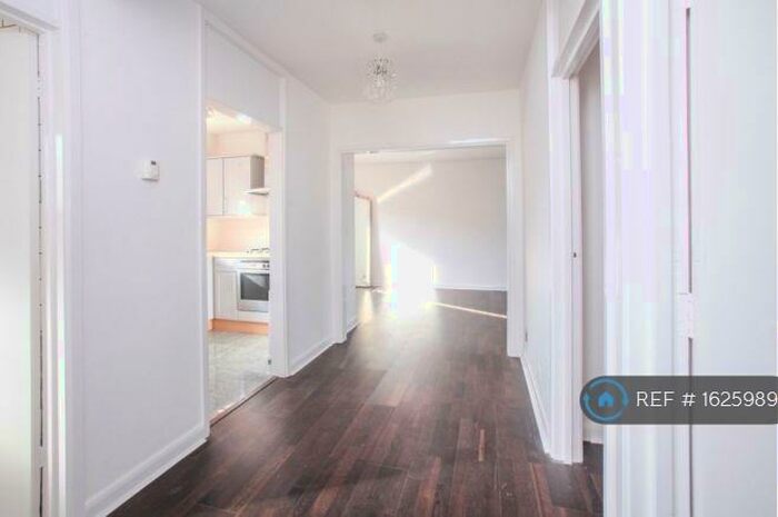 2 Bedroom Flat To Rent In Enfield, Enfield, EN2