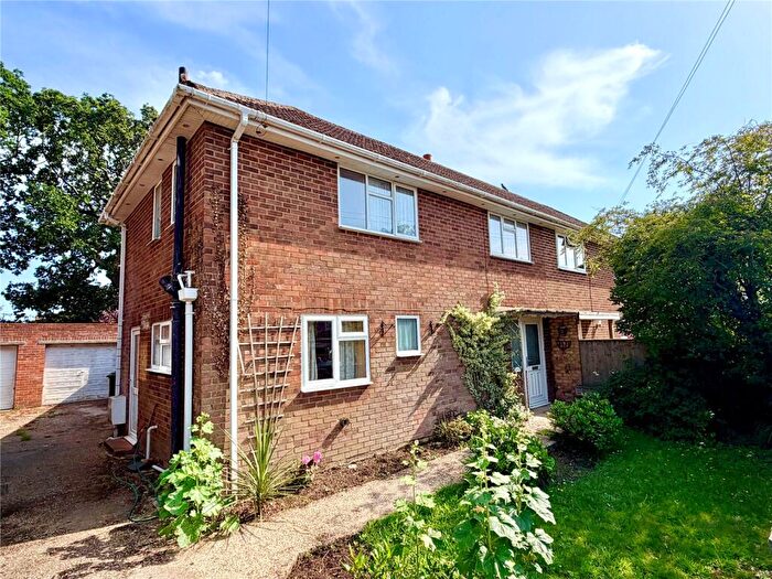 3 Bedroom Semi-Detached House For Sale In Gordon Road, Pennington, Lymington, Hampshire, SO41
