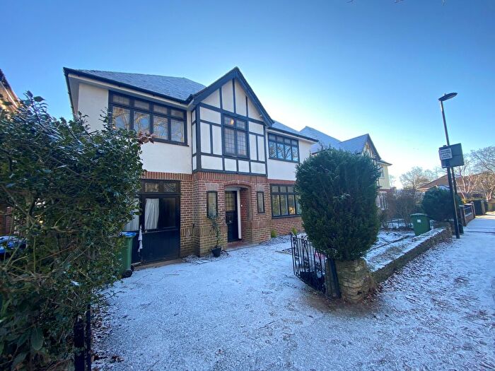 4 Bedroom Property To Rent In Winchester Road, Southampton, SO16