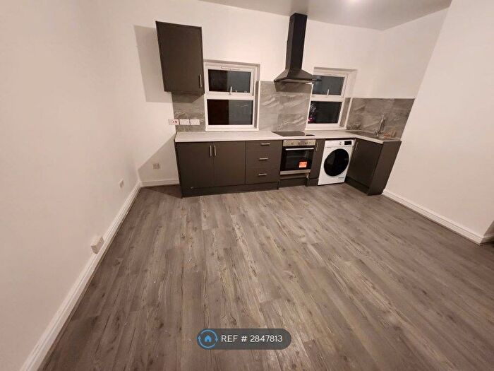 4 Bedroom Flat To Rent In Stockingstone Road, Luton, LU2