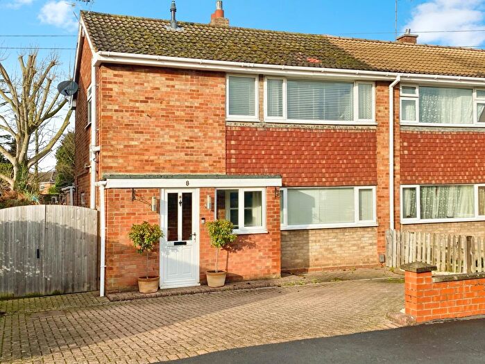 3 Bedroom Semi Detached House For Sale In Westerdale Road, Grantham, NG31