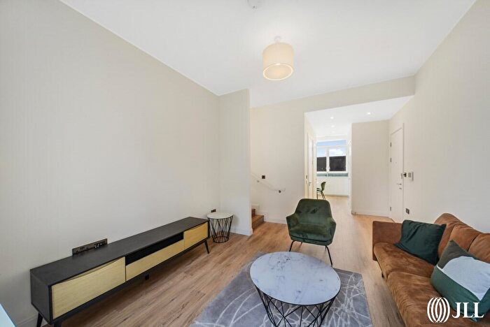2 Bedroom Flat To Rent In Zinc Street Sugar House Island, E15