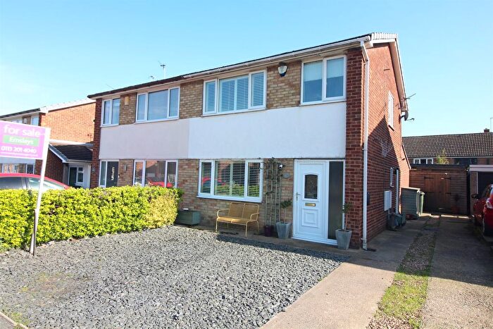 3 Bedroom Semi Detached House For Sale In Queens Drive, Carlton, Wakefield, WF3