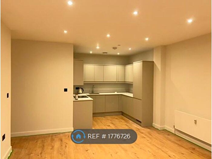 1 Bedroom Flat To Rent In Church Street East, Woking, GU21