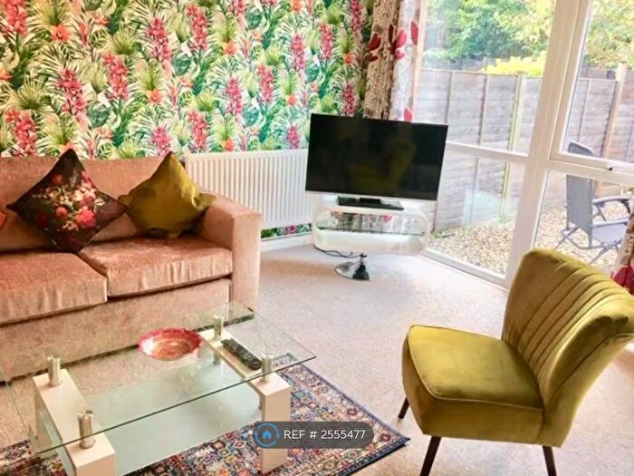 3 Bedroom Terraced House To Rent In Birch Close, Cambridge, CB4