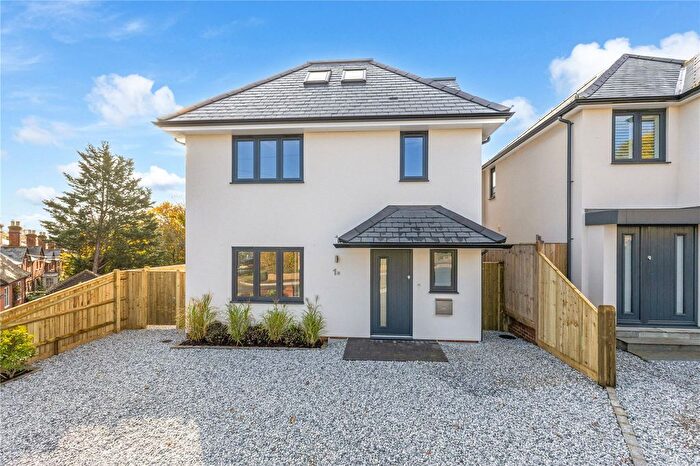 4 Bedroom Detached House For Sale In Chiltern Road, Marlow, Buckinghamshire, SL7