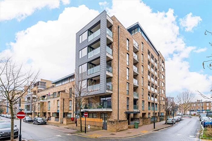 1 Bedroom Flat For Sale In Boyson Road, Walworth, SE17
